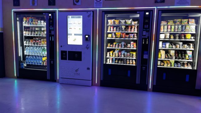 MyAlaShop24 — vending tech illuminate di notte